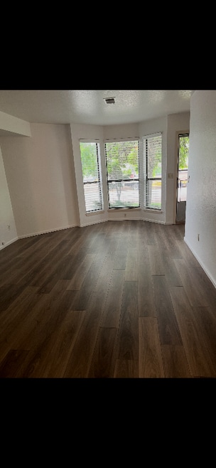 Building Photo - 5275 Columbine Ln