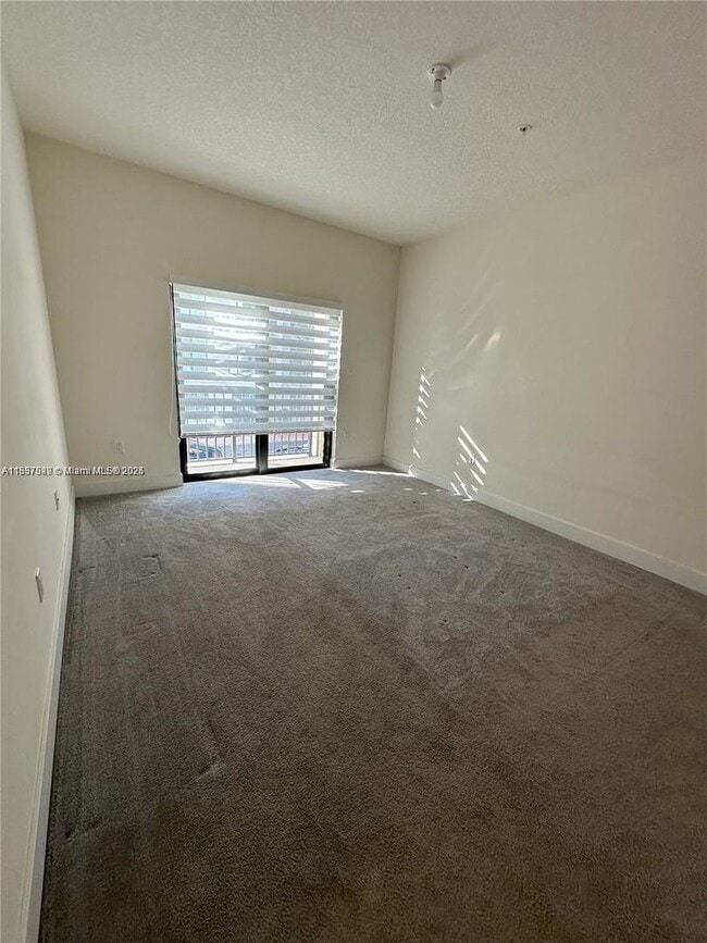 Building Photo - 4670 NW 84th Ave