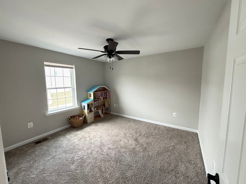 Building Photo - 324 Cedar Spring Dr