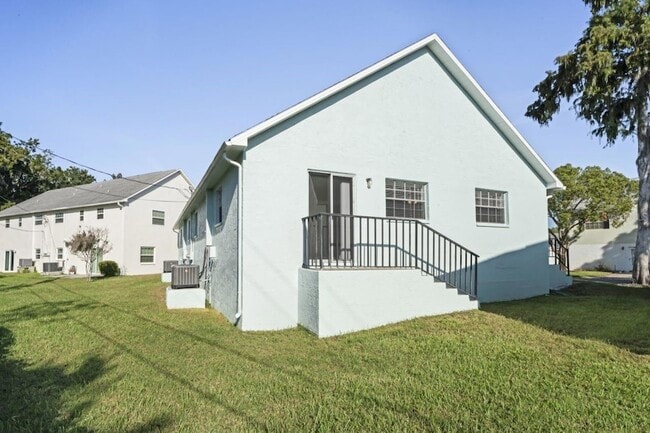 Building Photo - 6634 Hickorywood Ln