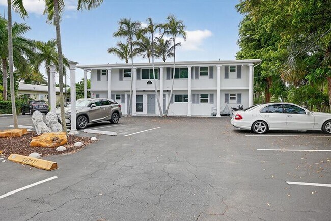 Building Photo - 1821 Middle River Dr