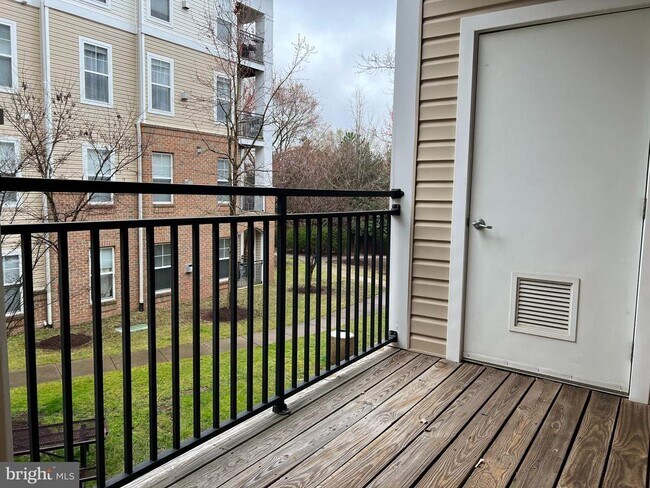 Building Photo - 3840 Lightfoot St