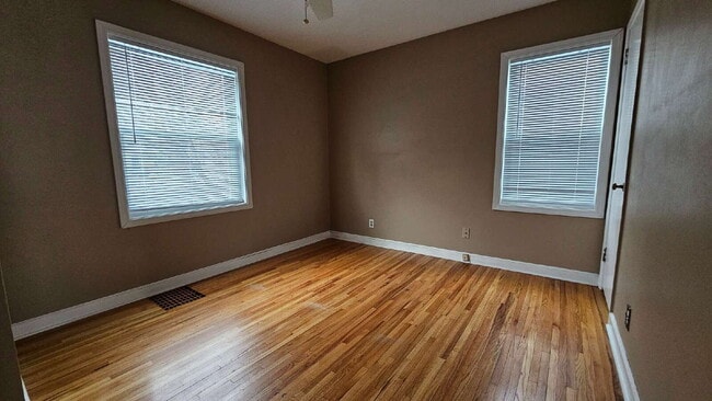 Building Photo - "Excellent 3-Bedroom Townhouse Retreat in St. Louis Park - 1359 Sq Ft of Comfort!"