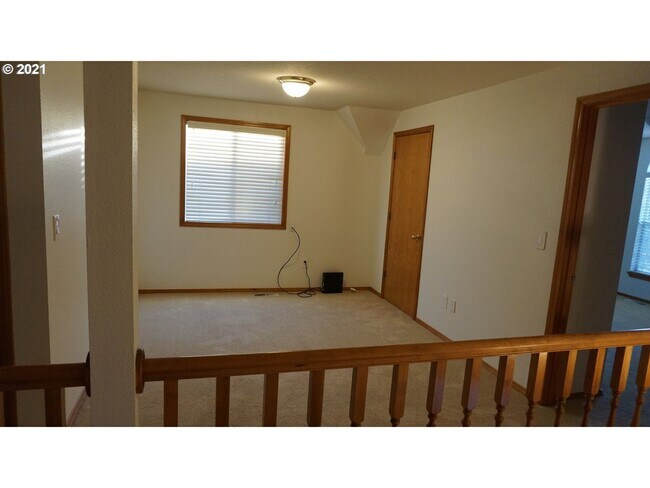 Building Photo - Charming 3-Bedroom Home with Covered Patio...