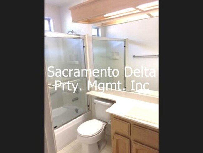 Building Photo - Beautiful Folsom Home in Gated Community