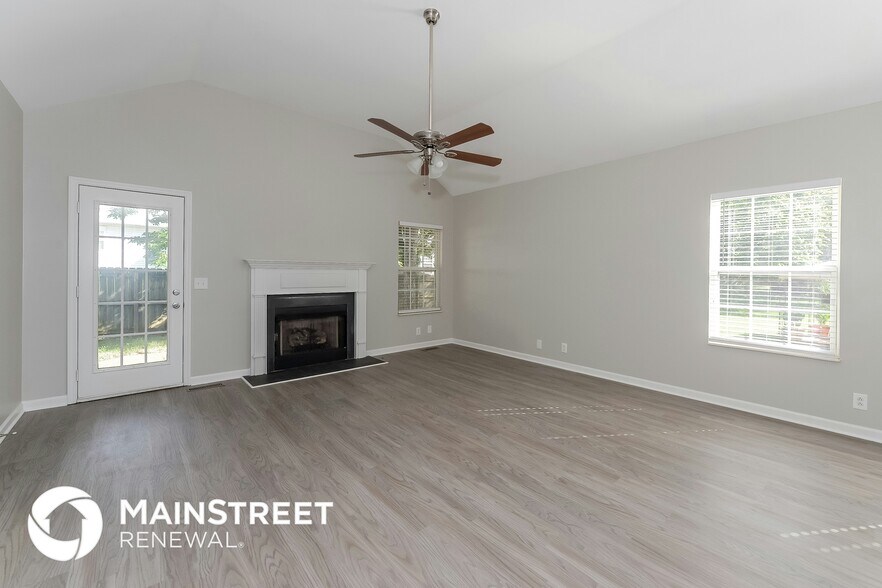 Building Photo - 6412 Paddington Way
