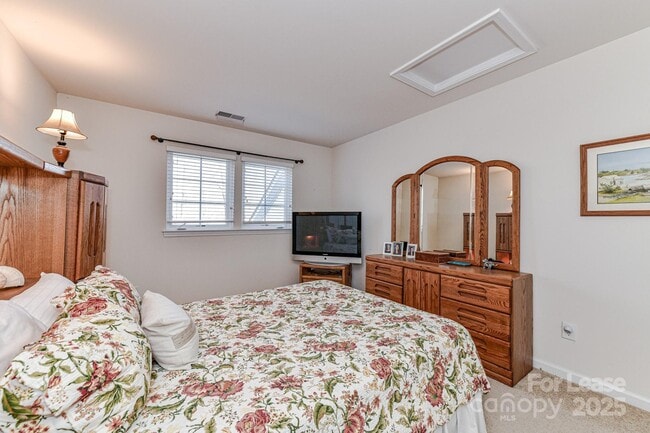 Building Photo - 9625 Sunset Grove Dr