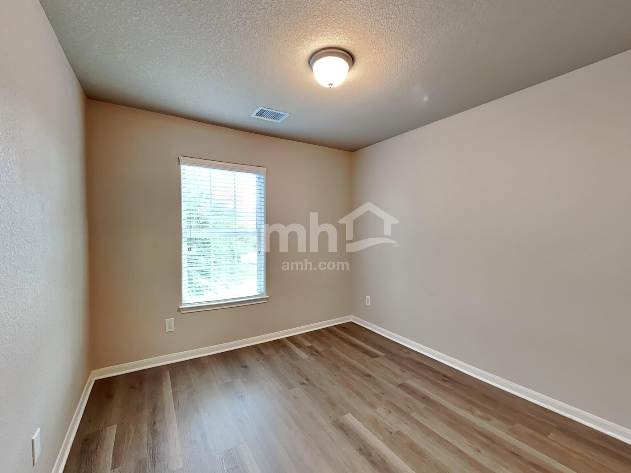 Building Photo - 18468 Sunrise Maple Dr