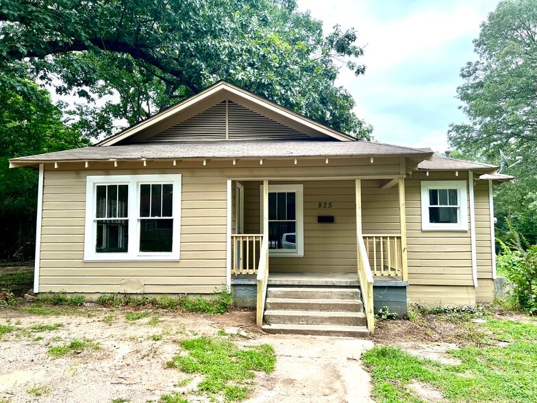 Primary Photo - 825 Lincoln St