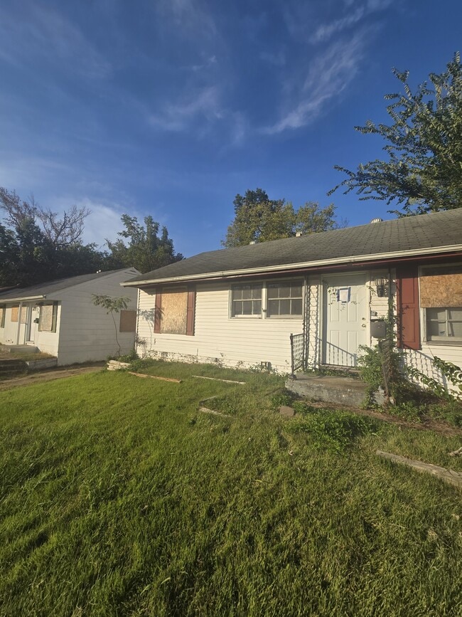 Primary Photo - 125 Cameron Rd