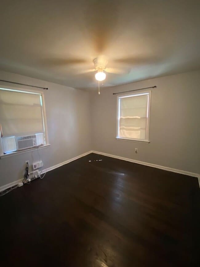 Building Photo - Charming 3 Bedroom Rancher in Staunton Com...
