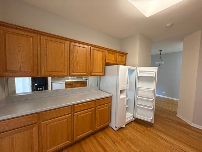Building Photo - 272 Bay Dr