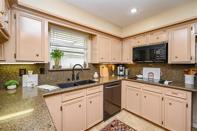Building Photo - 11503 Briar Rose Dr
