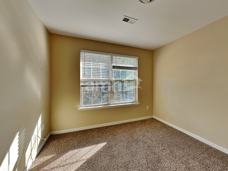 Building Photo - 129 Midwood Rd