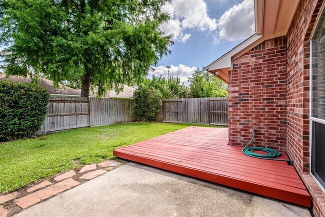 Building Photo - 10222 Squirehill Ct