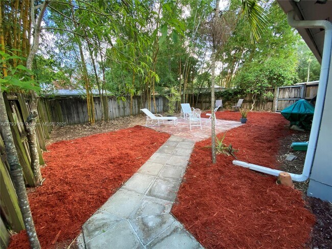 Primary Photo - 1220 SW 4th St