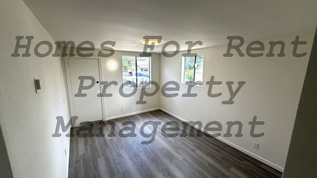 Building Photo - 113 Harris Dr