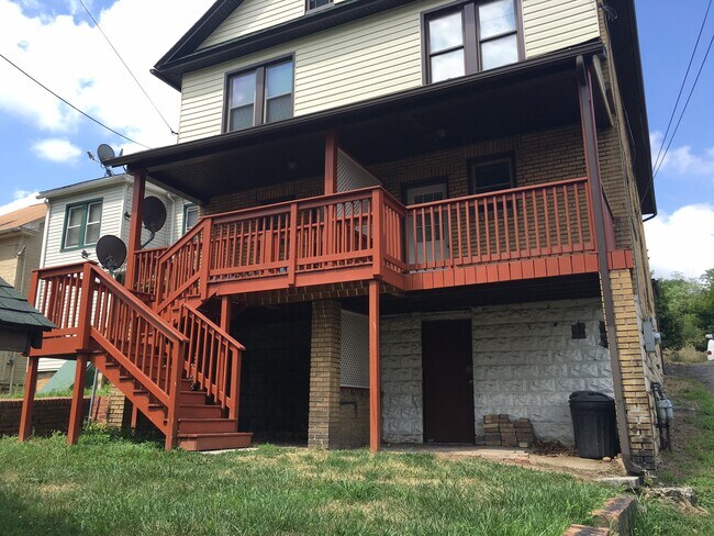 Building Photo - 218 N 12th Ave