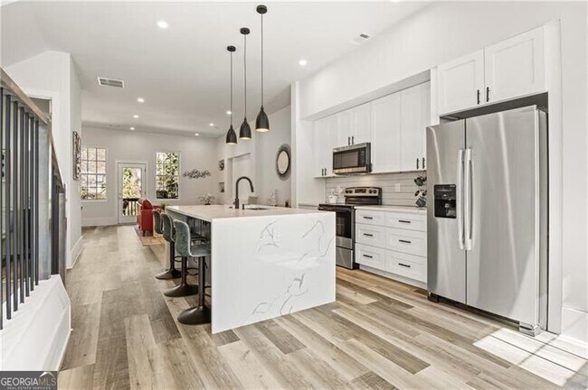 Building Photo - 3165 Dogwood Dr