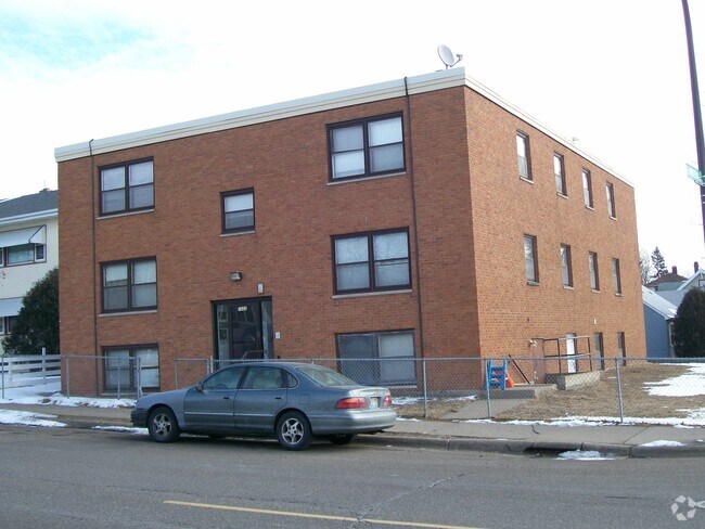 Building Photo - 1022 Arkwright St