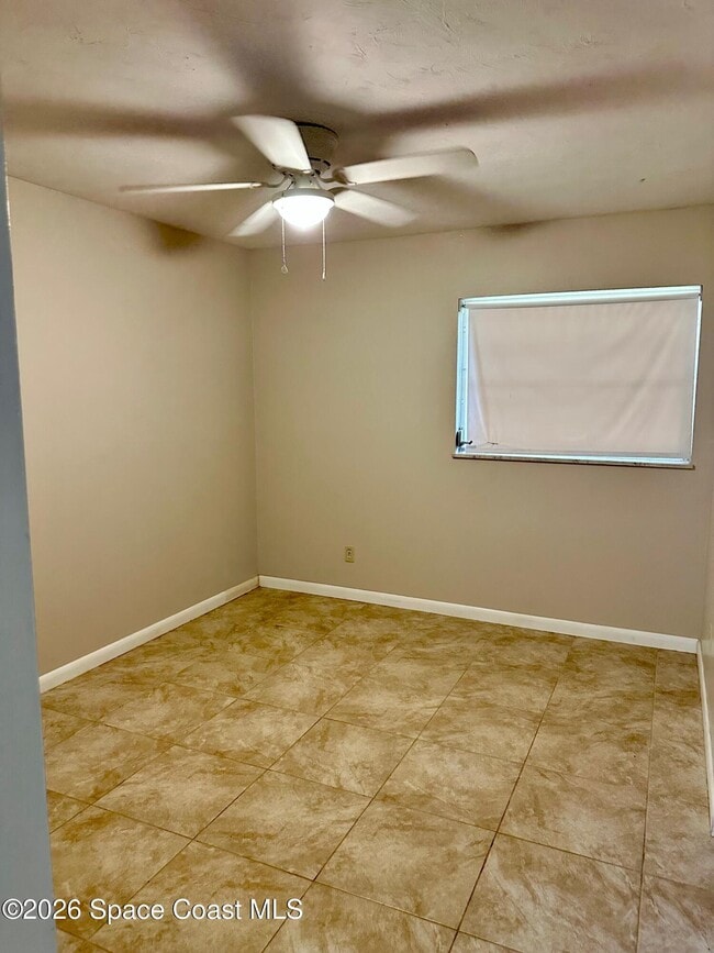 Building Photo - 680 Birchwood Ln