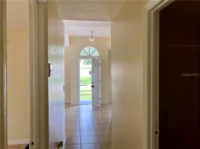 Building Photo - 7698 Pine Fork Dr