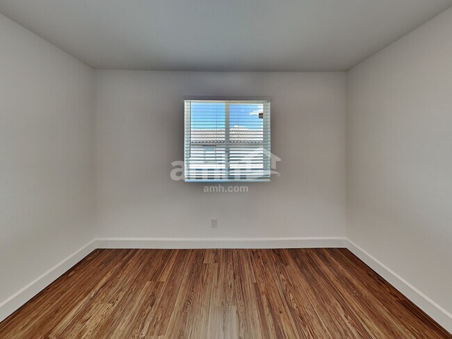 Building Photo - 10144 W Oleta Ave