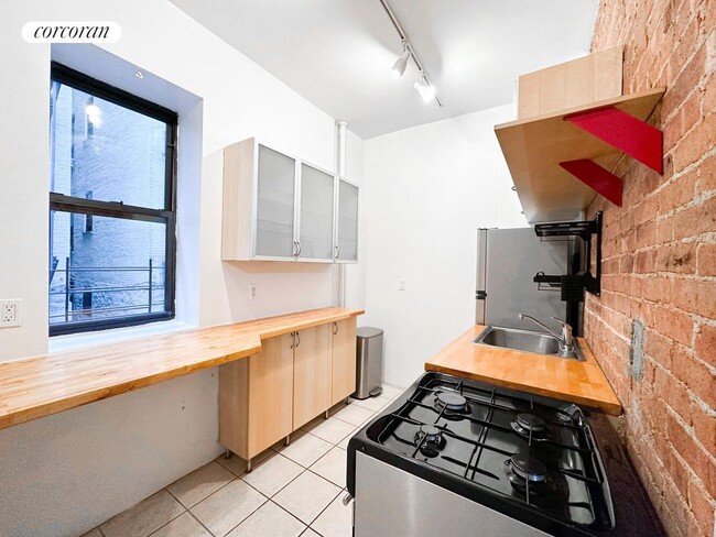 Building Photo - 503 W 148th St