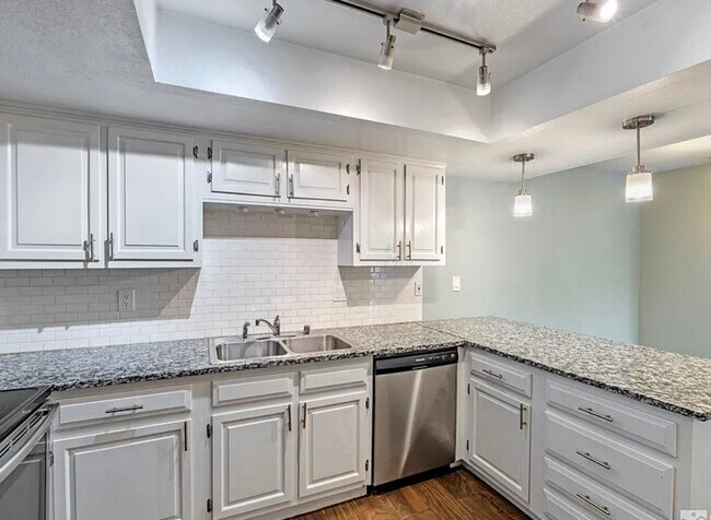 Building Photo - 2300 Dickerson Rd