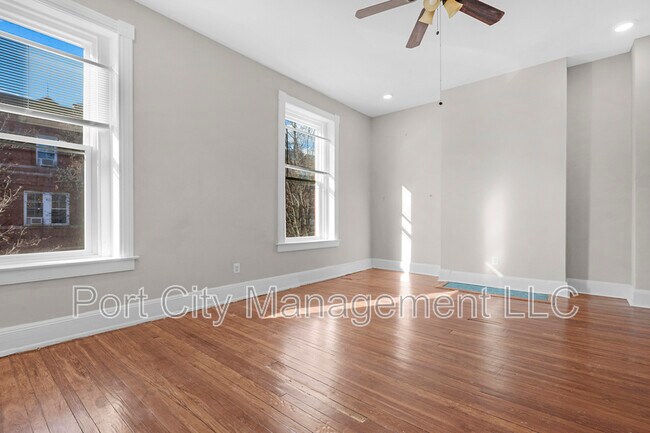 Building Photo - 2121 St Paul St