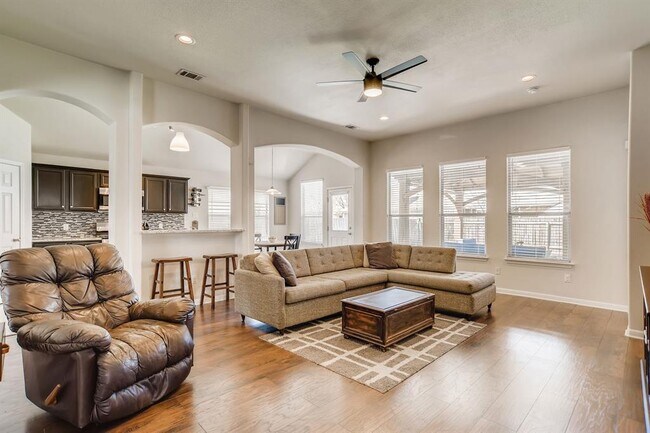 Building Photo - 1204 Utopia Ln