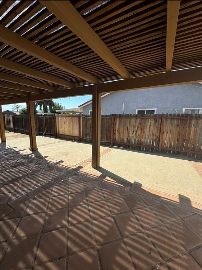 Building Photo - 231 Laurelwood Ln