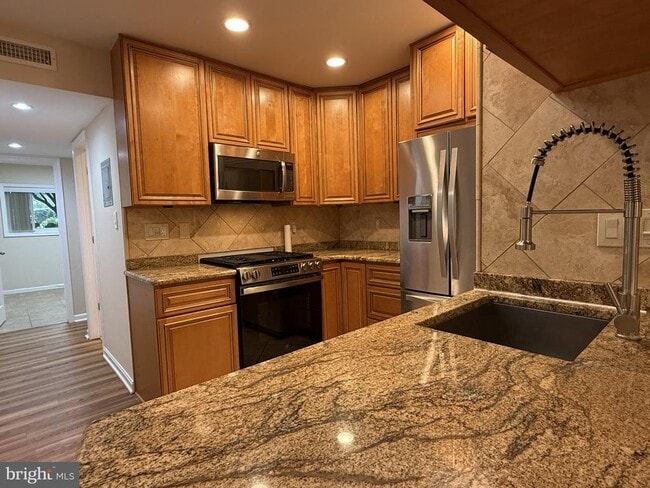 Building Photo - 4937 Americana Dr