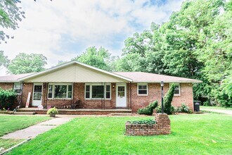 Building Photo - 3 bed 1 bath Duplex in Portage