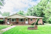 Building Photo - 3 bed 1 bath Duplex in Portage
