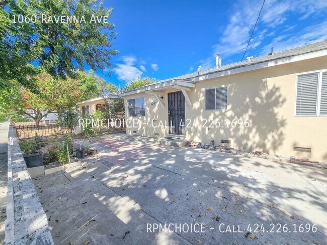 Building Photo - 1060 N Ravenna Ave