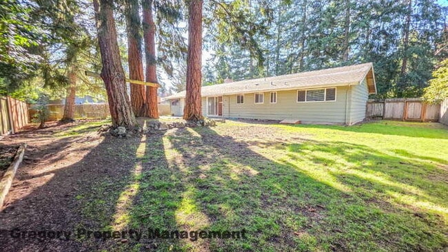 Building Photo - Edmonds Rambler – Prime Location & large back yard!