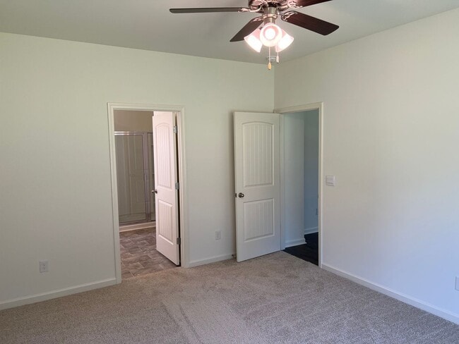 Building Photo - Margaret Location, 1 level 4 BR / 2 BA on Cul-da-sac