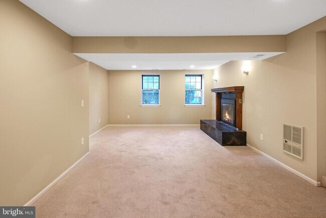 Building Photo - 3818 Gelding Ln