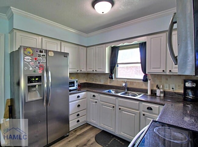 Building Photo - 1062 Kelly Dr