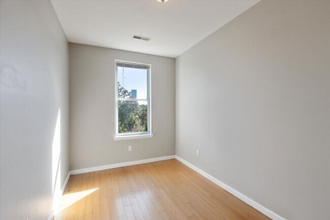 Building Photo - 1716 N 18th St