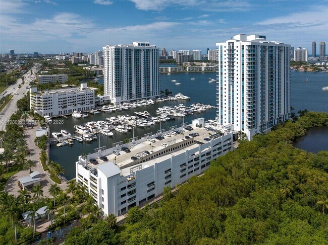 Building Photo - 17111 Biscayne Blvd