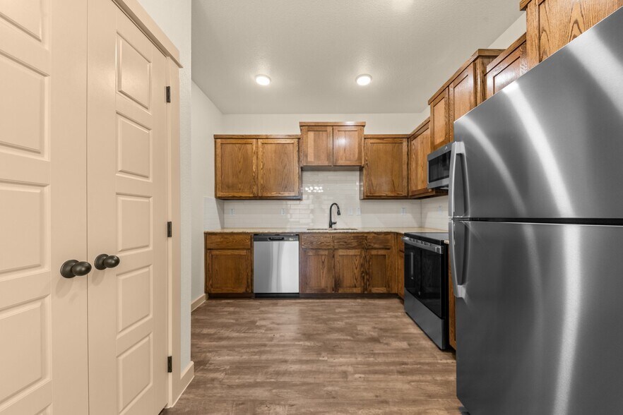 Building Photo - 5904 Cactus Flower Ln