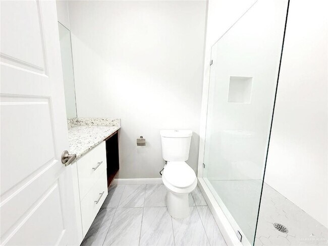 Building Photo - 3803 Las Vistas Ln