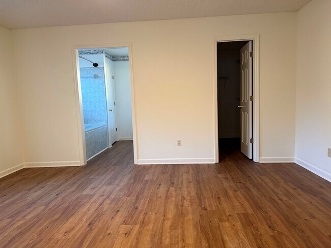 Building Photo - 432 Merlin Way