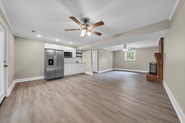 Building Photo - 2637 Coachman Cir
