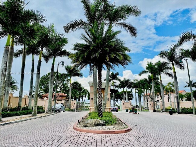 Building Photo - 6560 NW 114th Ave