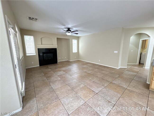 Building Photo - 2768 Craigmillar St