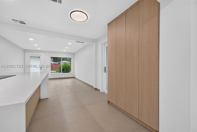 Building Photo - 3036 N 58th Ave