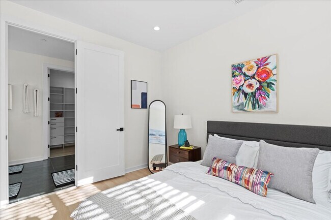 Building Photo - 1319 Anderson St